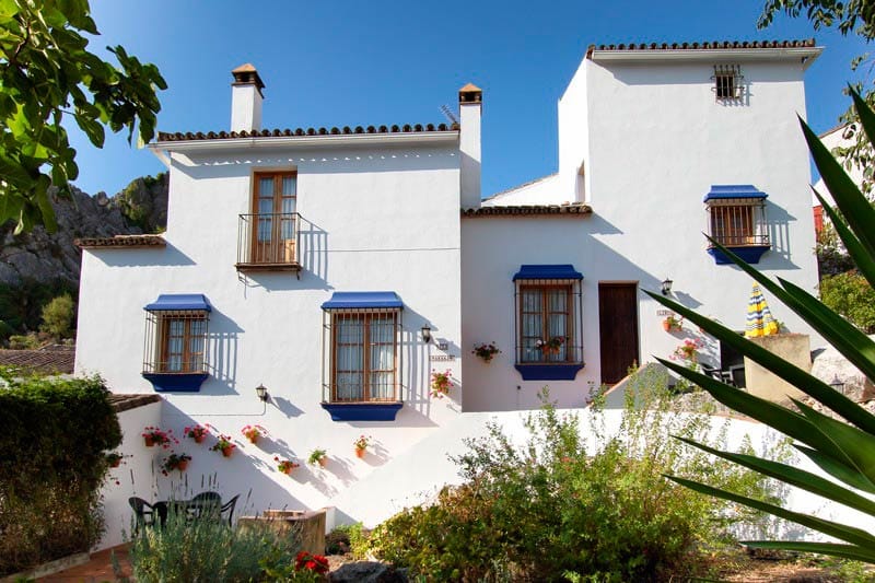 Casas blancas y azules en Andalucía