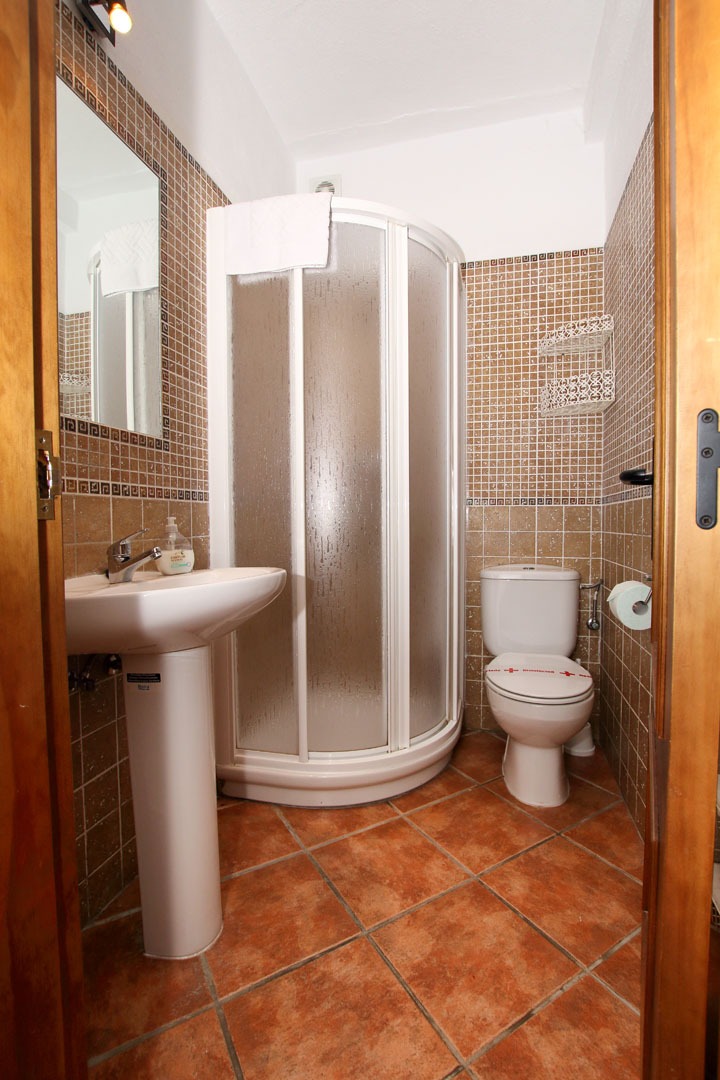 Plato de ducha en baño Ronda
